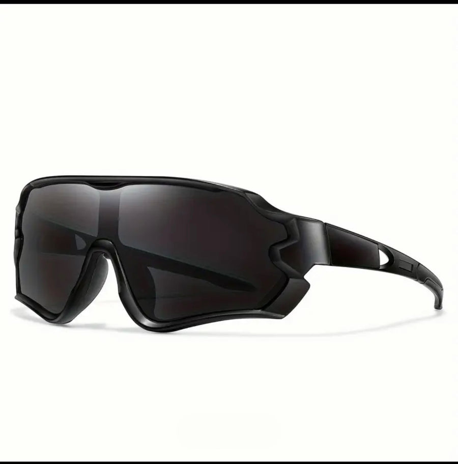 Trendy Black, Comfy Fit – Kids’ Sunglasses (Ages 3–8) 🕶️